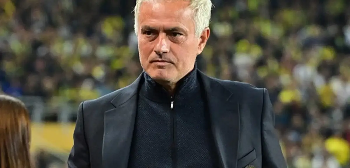 Derbi Öncesi Mourinho'dan Flaş Açıklama: Beşiktaş'ın Şampiyon Olma İhtimali Yok Ama...