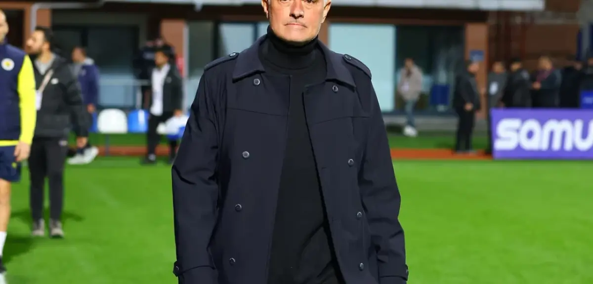 Eyüpspor’la Yenişemeyen Fenerbahçe’de Deprem: Mourinho Topun Ağzında!