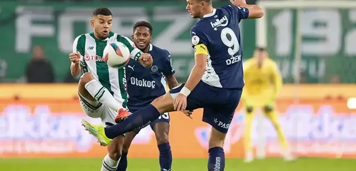 Konyaspor-Fenerbahçe Maçının Hakemlerine Bir Tepki de Galatasaray'dan: "Gördüğünü Çalmayan Piyonlar!"