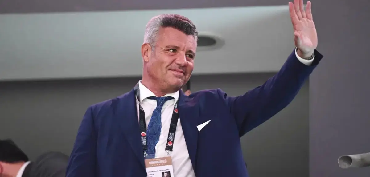 Fenerbahçe'den Taraftarına 'Sıcak' Jest: Tribünlere Sarı Bereler Bırakıldı