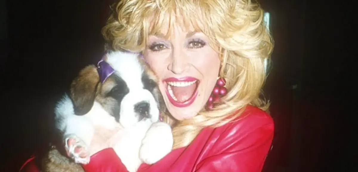Country efsanesi Dolly Parton toprağa verildi