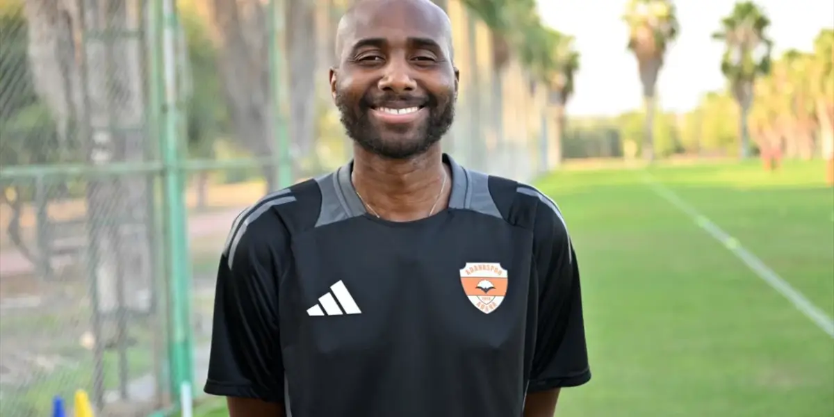 Adanaspor Teknik Direktörü Sol Bamba Hayatını Kaybetti! Manisa Deplasmanında Rahatsızlık Yaşamıştı