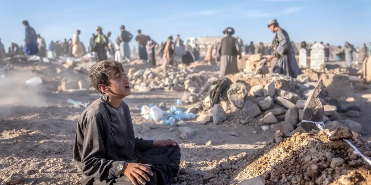 Afganistan Deprem ile Yıkıldı! 10 Büyüklüğünde...