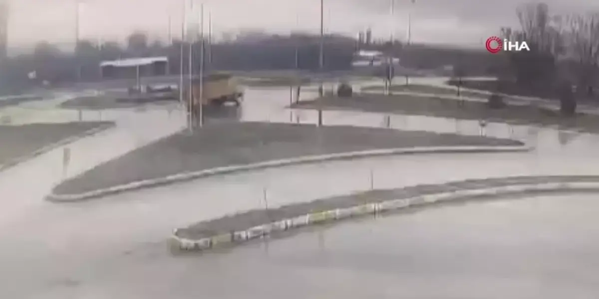 Afyonkarahisar'da Tır ile Kamyon Çarpıştı: 1 Ölü, 1 Yaralı