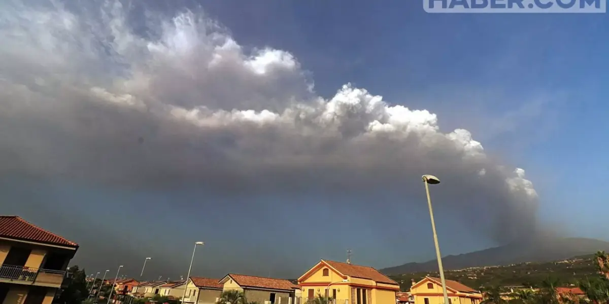 Etna Yanardağı Patladı: Uluslararası Havaalanında Uçuşlar Aksadı!