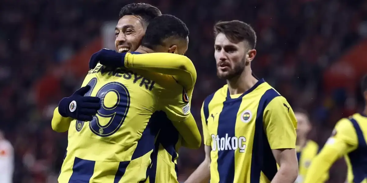 Galatasaray'ın Puan Kaybı, Fenerbahçe Hisselerine Yükseliş Getirdi