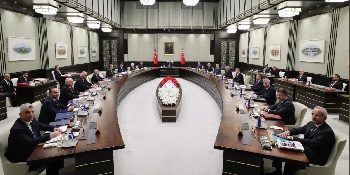 Kabine Toplantısının Gündemi: Terör, Bölgesel Gerginlikler ve Ekonomik Zorluklar!