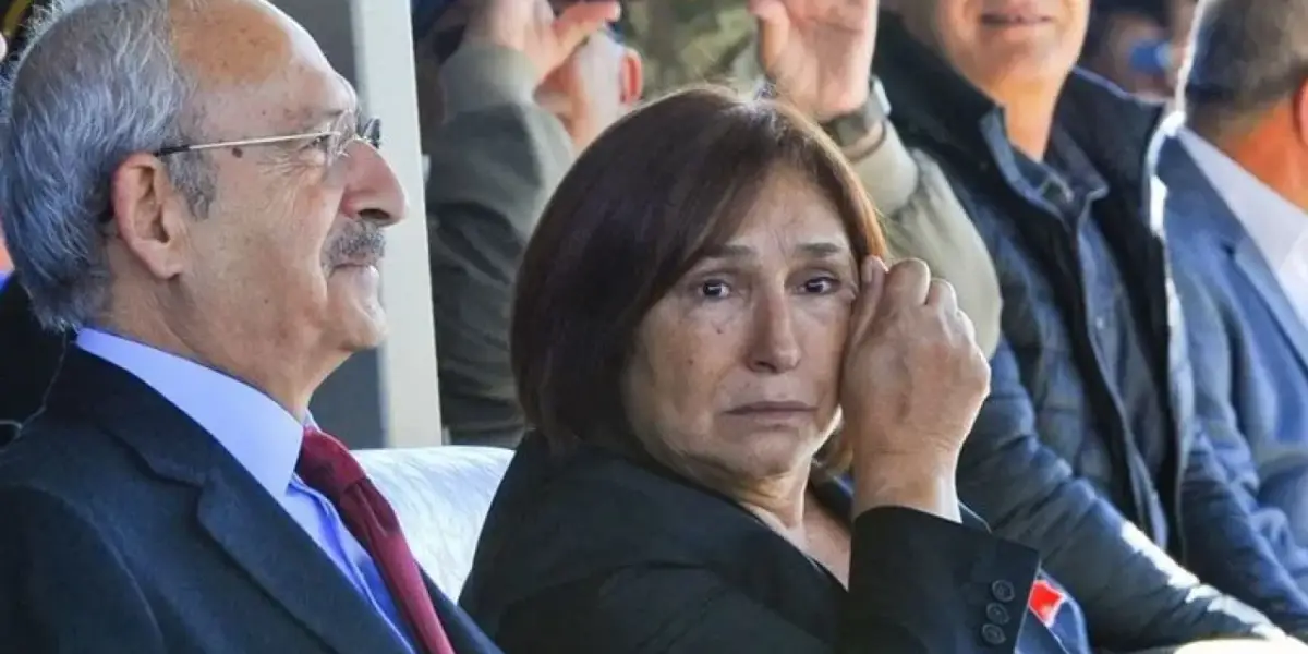 Kemal Kılıçdaroğlu ve Eşi Trafik Kazası Geçirdi
