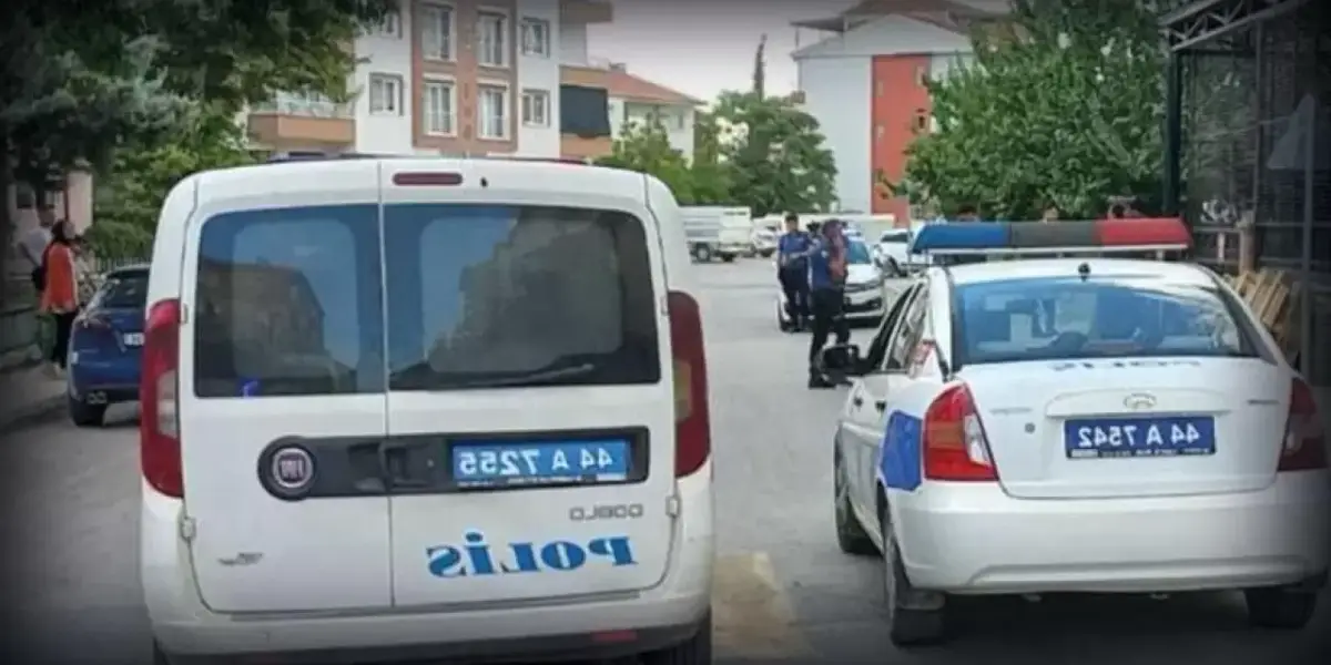 Malatya’da Deprem Hasarlı Binada Şok! İçi Boşaltılmış El Bombası ve Çok Sayıda Mermi Ele Geçirildi