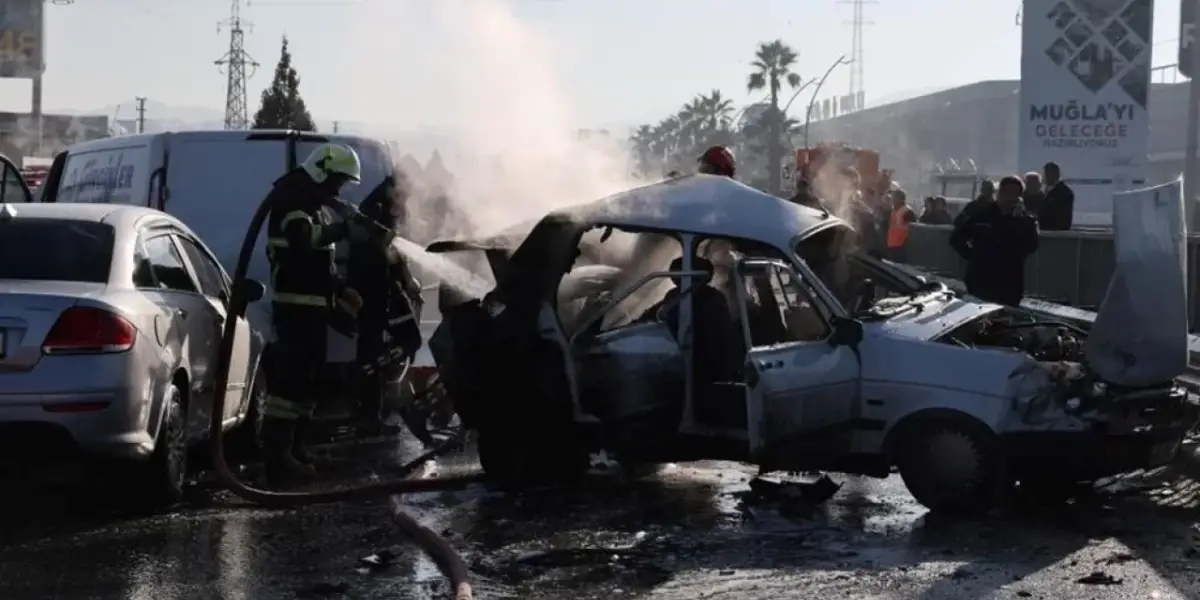 Muğla'da Zincirleme Trafik Kazası: 7 Yaralı