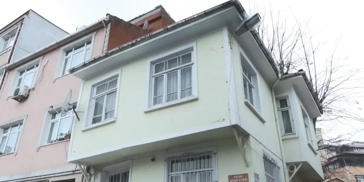 Orhan Kemal'in Fatih'teki Evi 10 Milyon Liraya Satışa Çıkarıldı