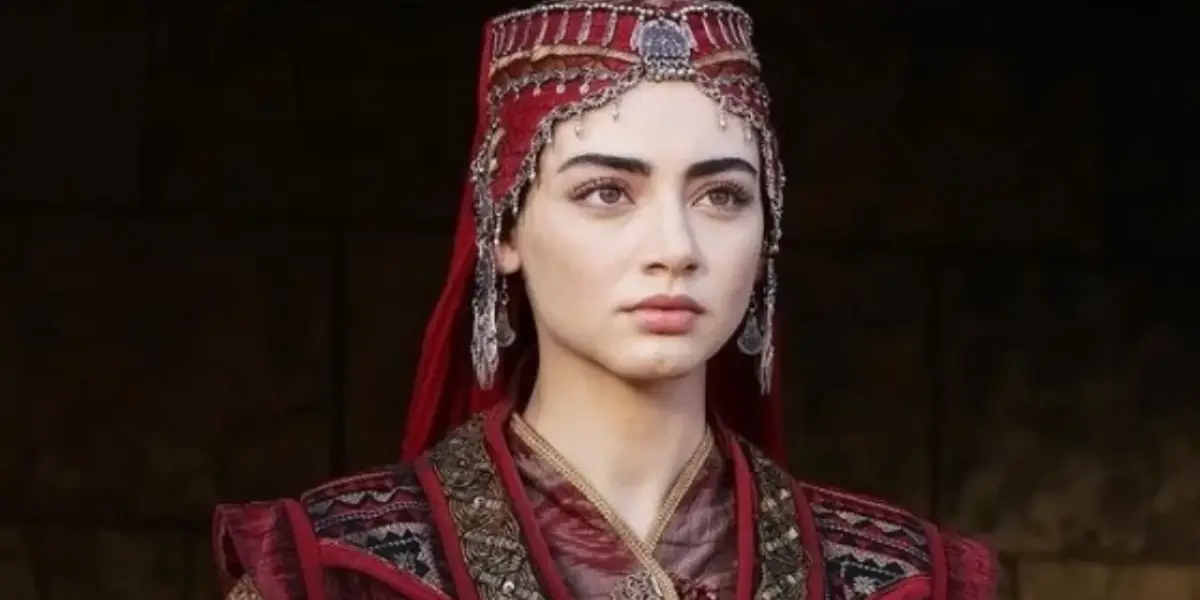 Özge Törer 2 milyon takipçili hesabından paylaştı herkes hayran kaldı: 'Pembeli Bala Hatun'