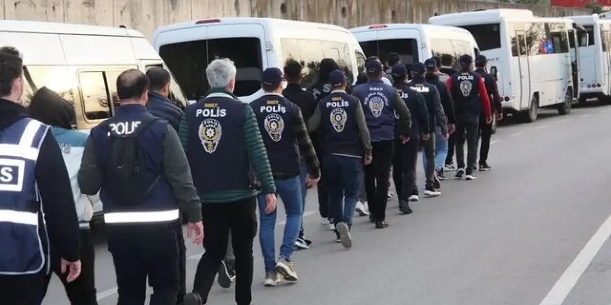 'Sahte' Bungalov İlanı ile Dolandırıcılık Yapan Çeteye 14 İlde Operasyon: 38 Tutuklama