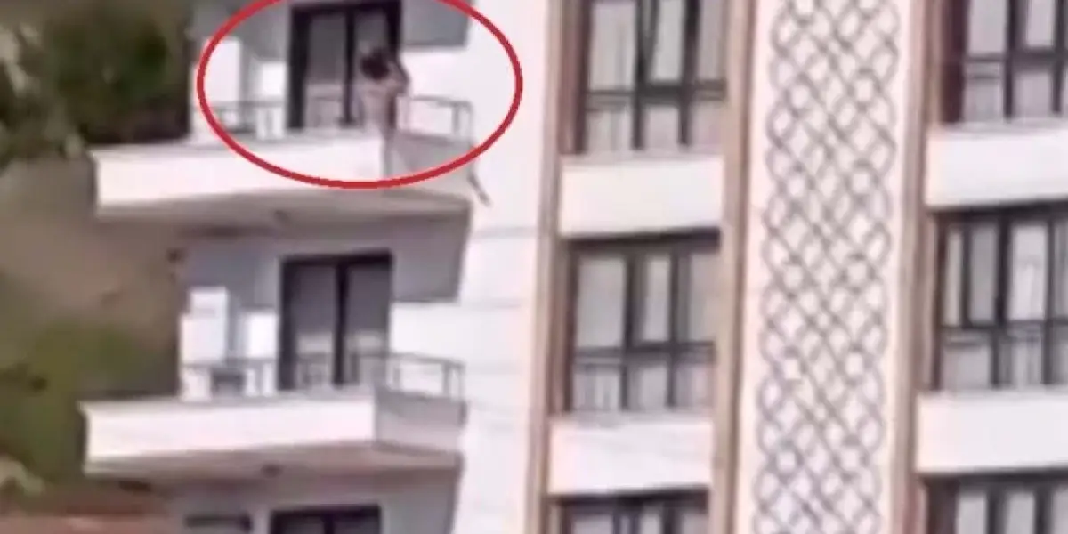Veda Mesajı Paylaşan Doktor, 4. Kattan Atlayarak Canına Kıydı