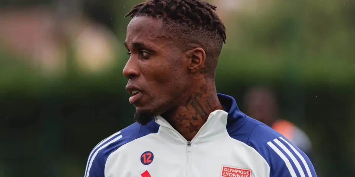 Wilfried Zaha Şahane Başlangıç Yaptı: Lyon'da İlk Maçta Asist Yaptı