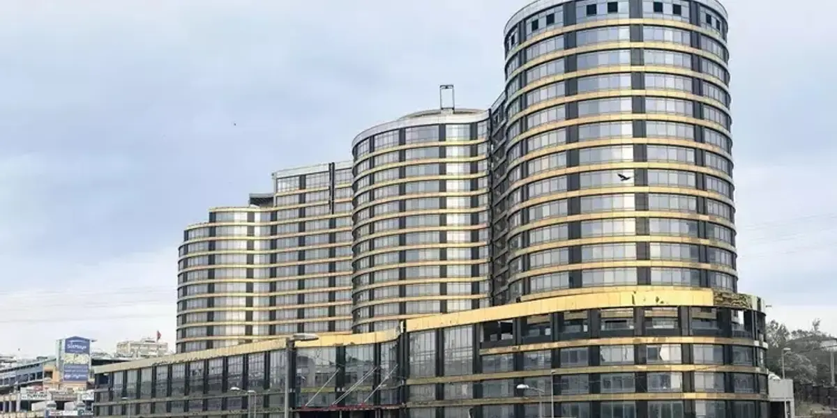 İstanbul'un 7 Yıldızlı Hayalet Oteli, 10 Yıldır Kaderine Terk Edildi