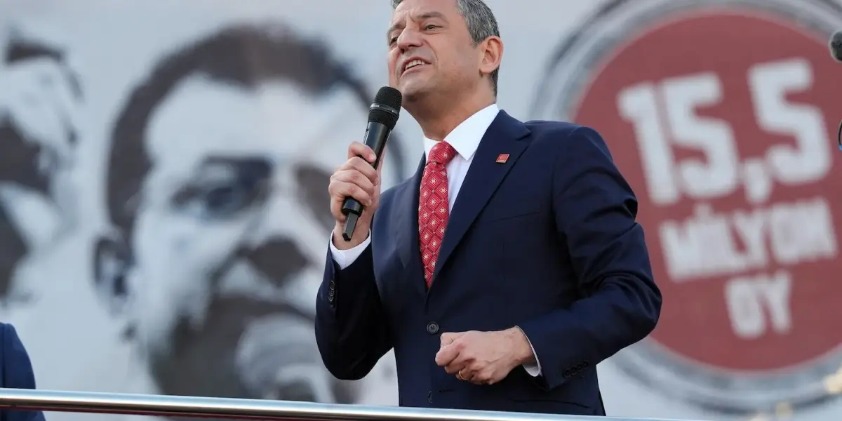 Özgür Özel'den İmamoğlu için Miting Açıklaması: "Ağrı Dağı'na da Çıkacağız"