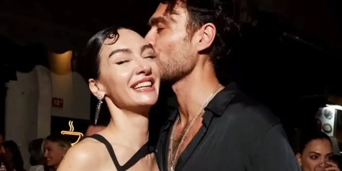 Birce Akalay - Hakan Kurtaş Çiftinin Tatilinden Romantik Kareler