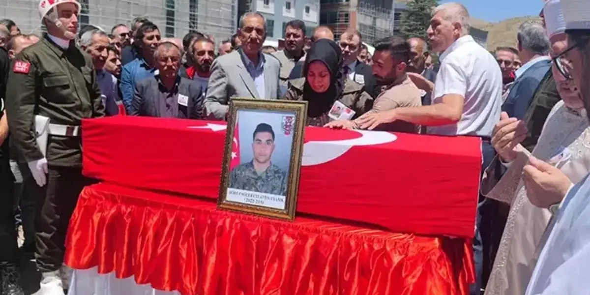 Şehitlerimiz Son Yolculuklarına Uğurlandı