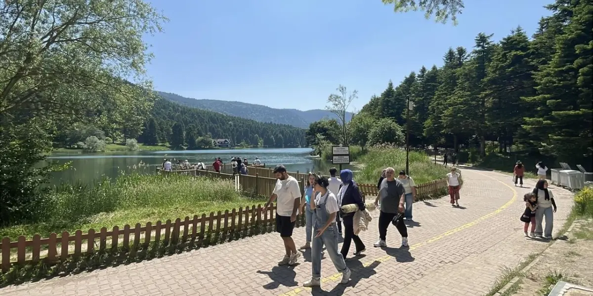 Gölcük Tabiat Parkı'na Ziyaretçi Akını