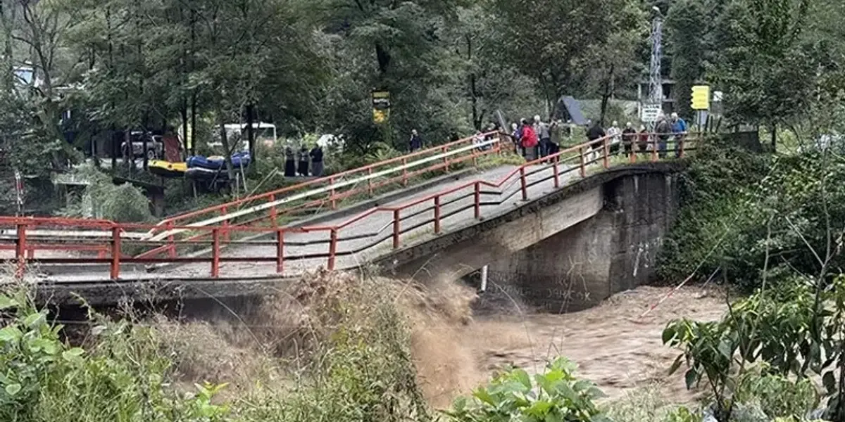 Doğu Karadeniz'de Sağanak Felakete Döndü: Rize ve Artvin'de Sel ve Heyelan!