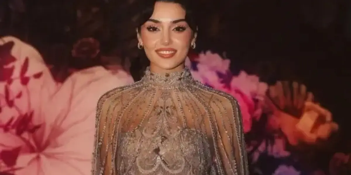 Hande Erçel'den Riyad'da Arapça Şov