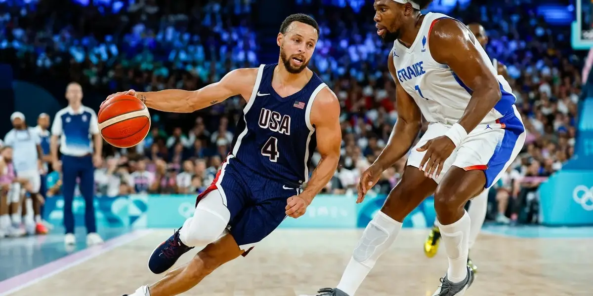 Stephen Curry NBA'in En Skorer İlk 20 İsmi Arasına Girdi