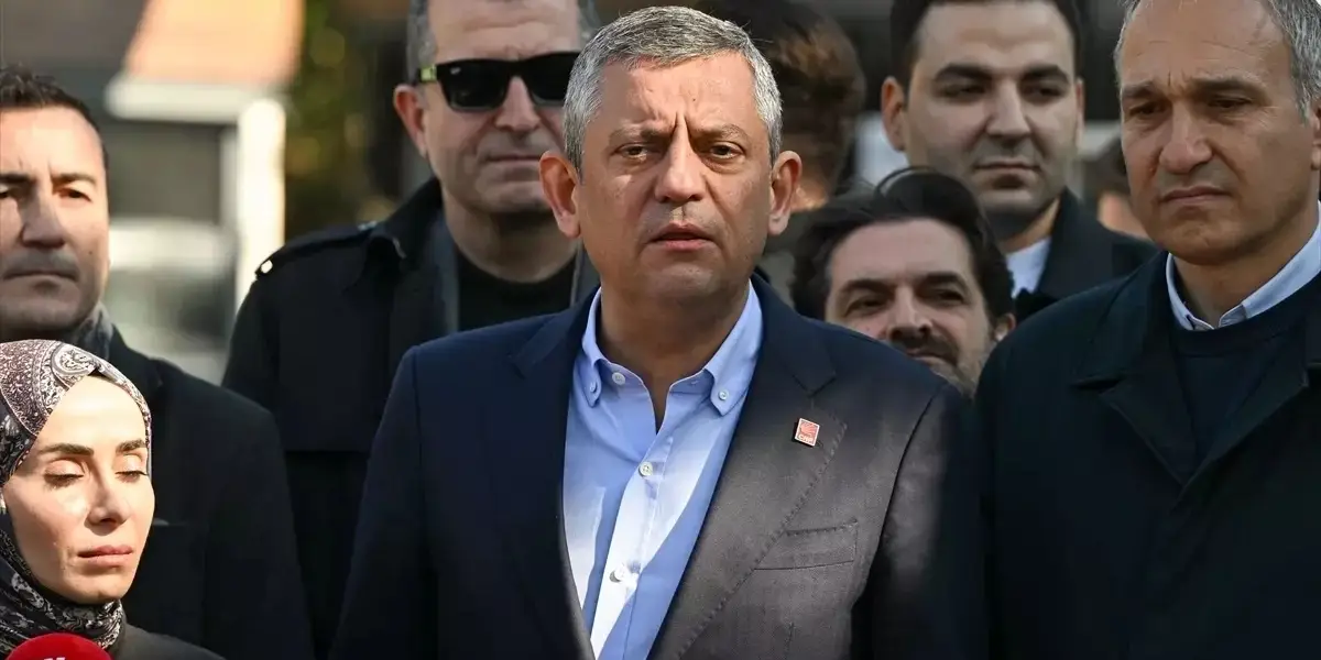 Özel'den Boğaziçi Üniversitesi'ndeki Eyleme Destek Ziyareti