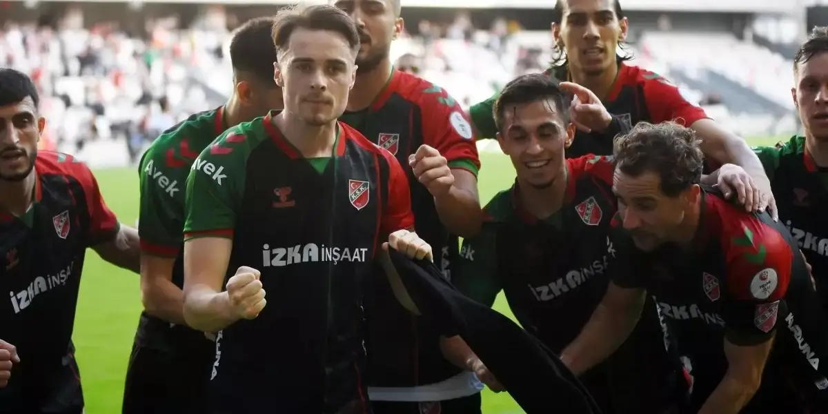 Karşıyaka'dan Tarihi Galibiyet: Rakiplerini 10-0 Yendiler
