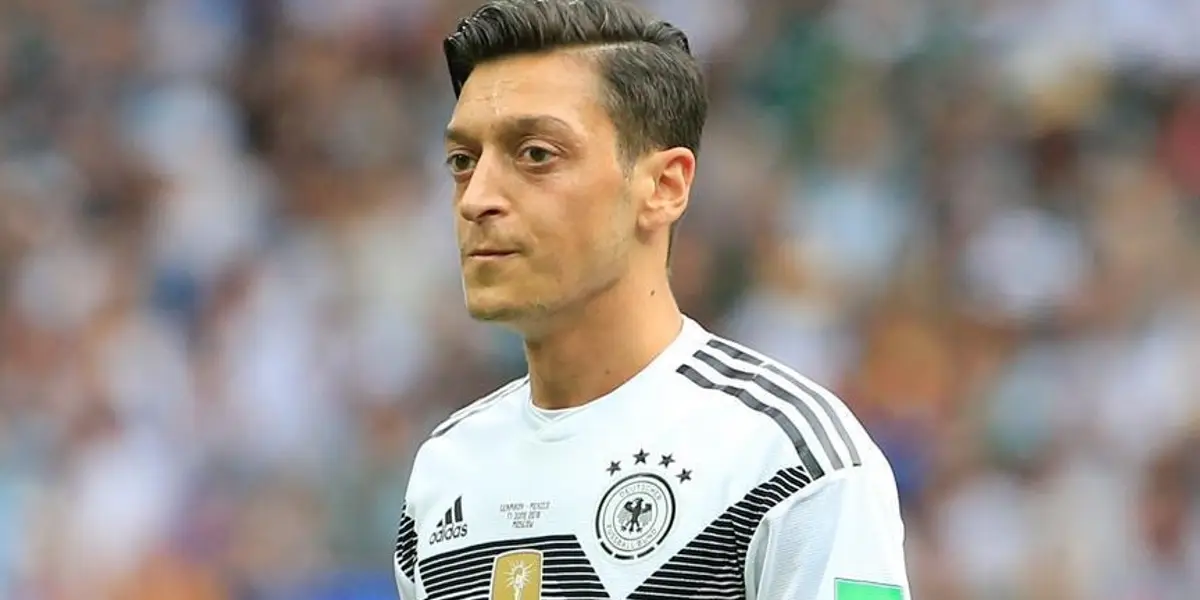 Mesut Özil'den Şampiyonluk Kehaneti: Dualarım Fenerbahçe ile