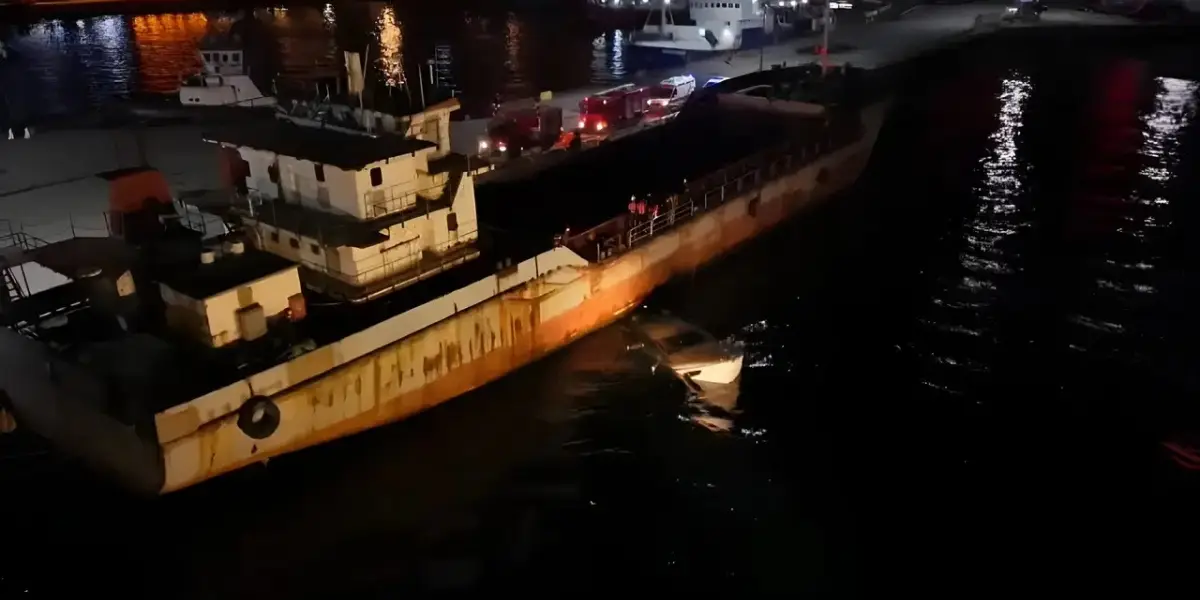 Üsküdar'da Gemiye Çarpan Tekne Battı