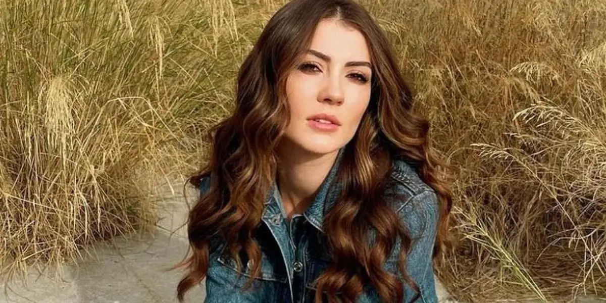 Burcu Özberk'ten Yaz Dizisi İtirafı: "Bence Ben O Yaşı Geçtim"