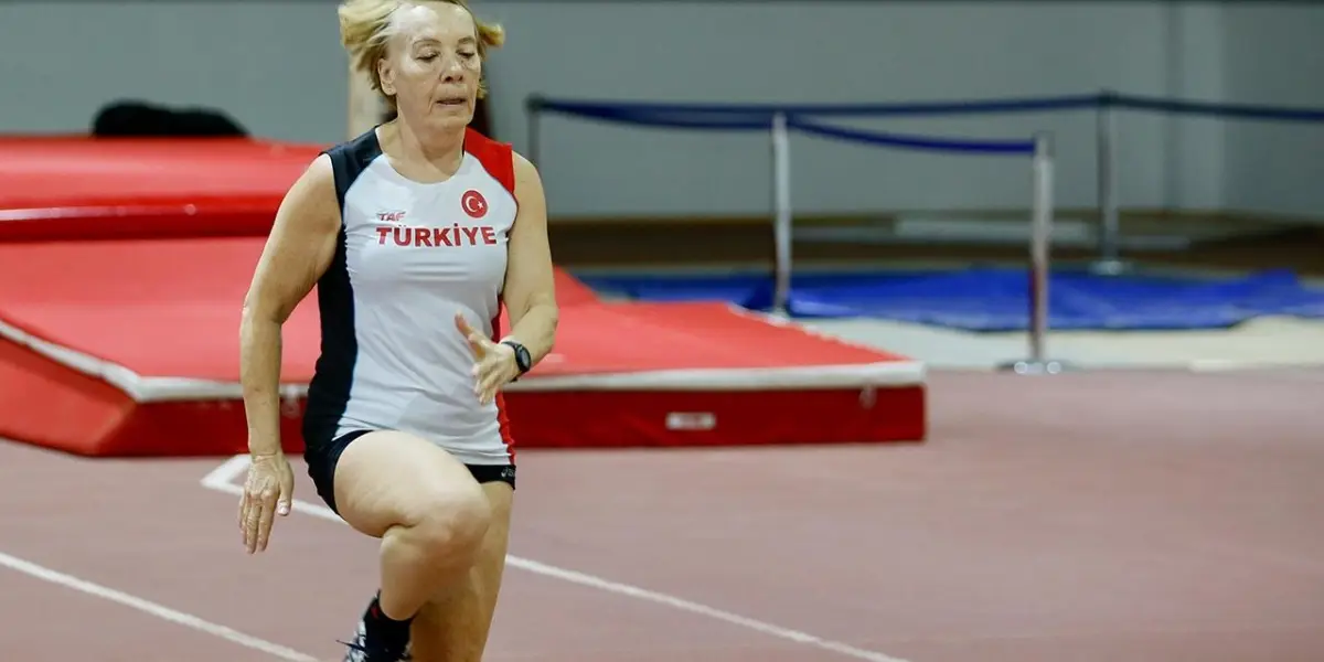 70 Yaşındaki "Demir Leydi" Ayşe Babür'den Tarihi Rekor: 60 Yıllık Tutkusu Altınla Taçlandı!