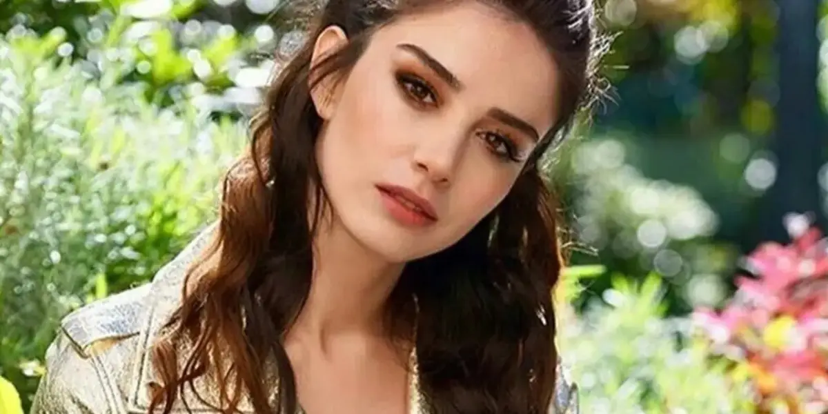 Özge Gürel'den Cannes Pozları