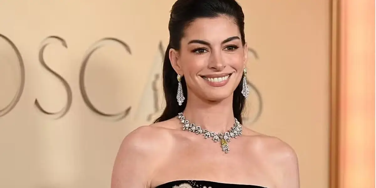 Anne Hathaway Zirvede: Dünyanın En Güzel Kadını Seçildi!