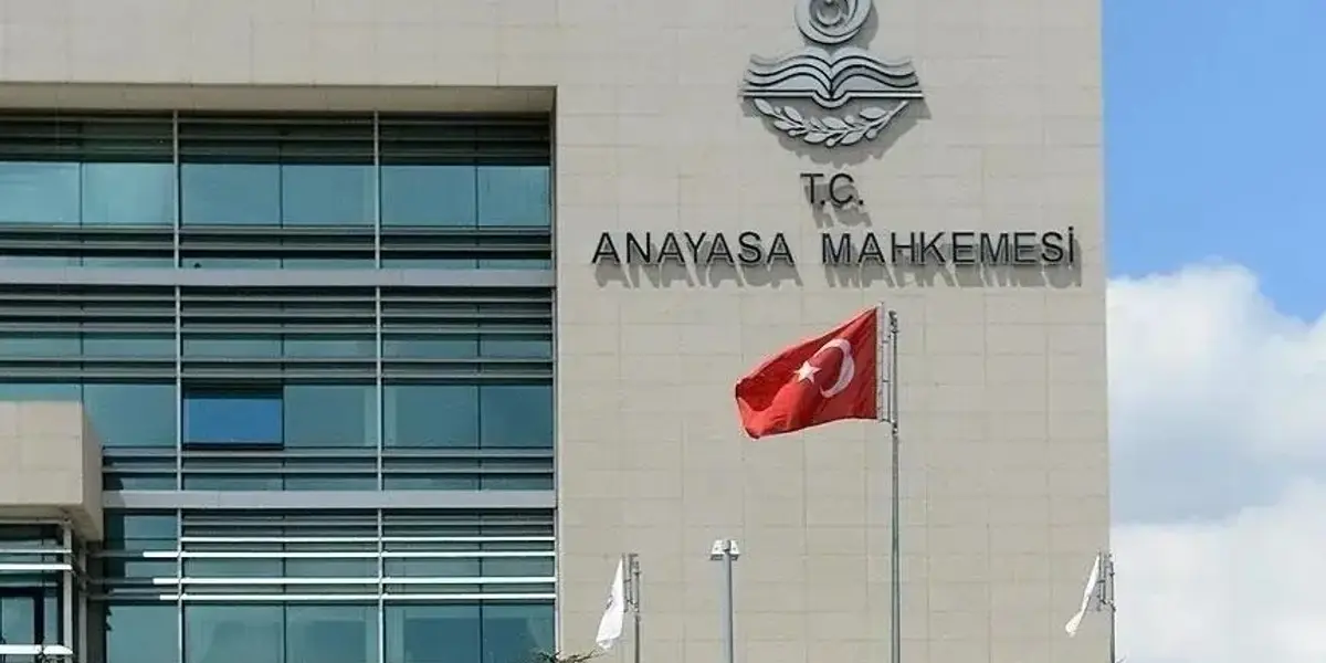 Anayasa Mahkemesi'nden Tarihi Karar: Süresiz Nafakaya İptal!