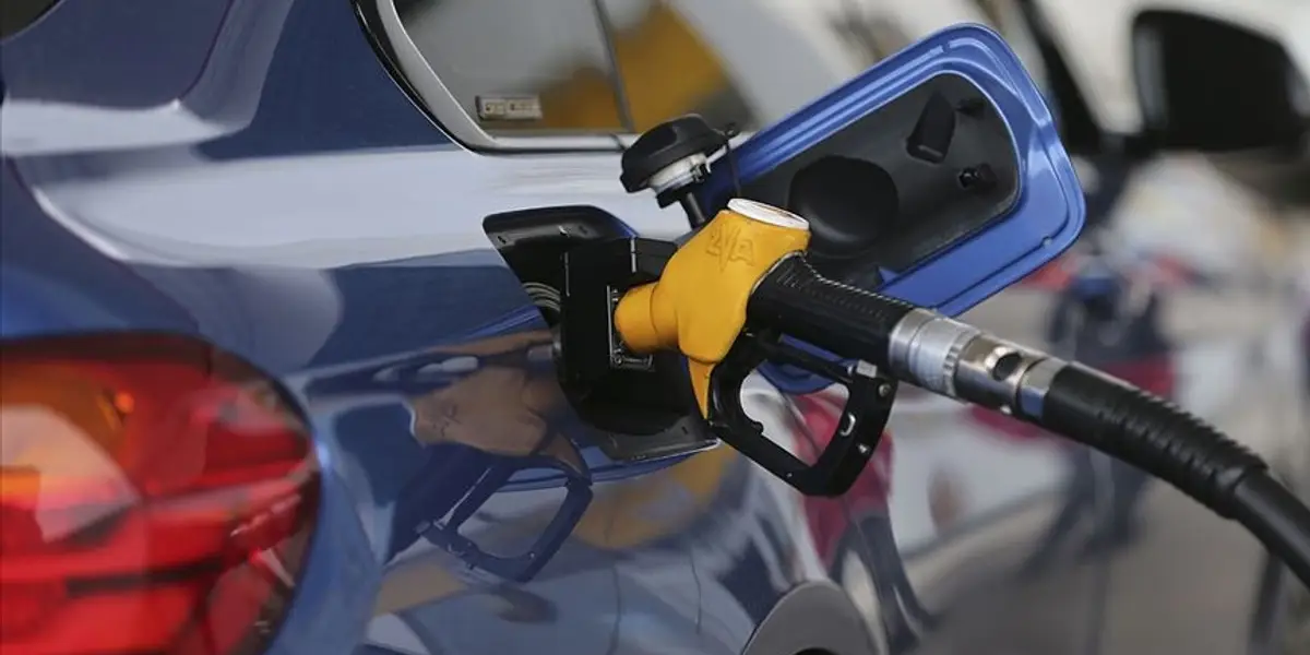 Benzine Gece Yarısı İndirim Geldi