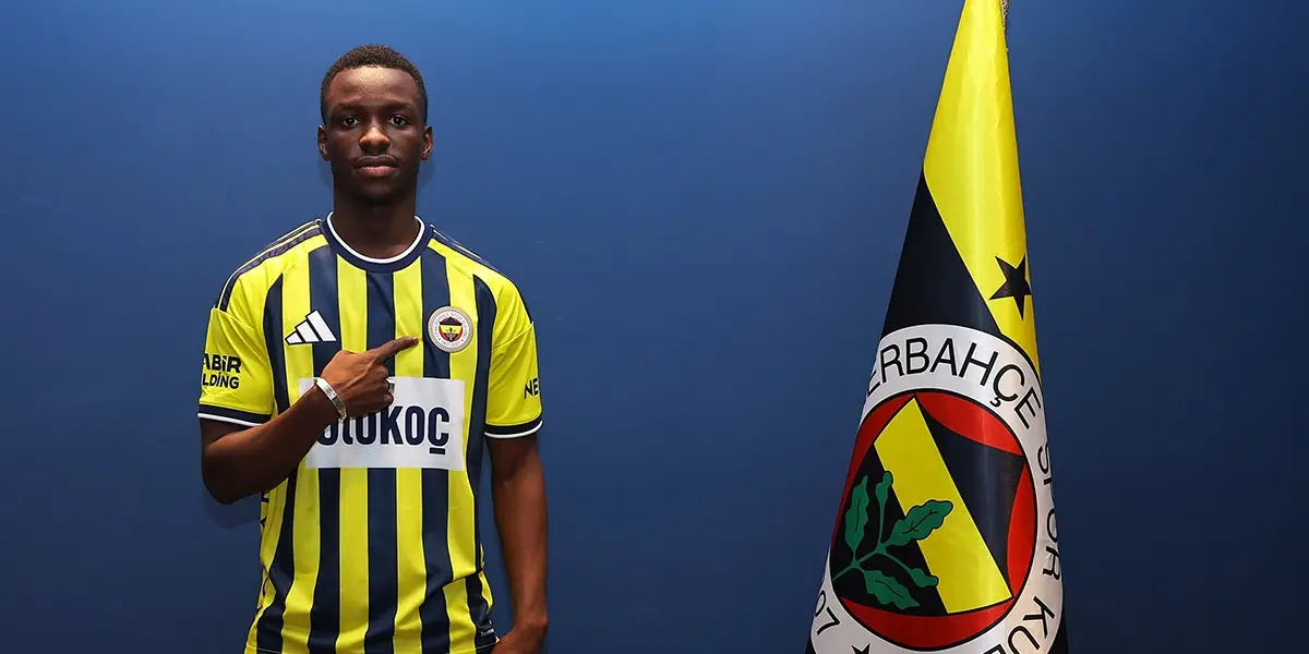 Fenerbahçe'ye Senegalli Yıldız! Amara Diouf Resmen Kadroda