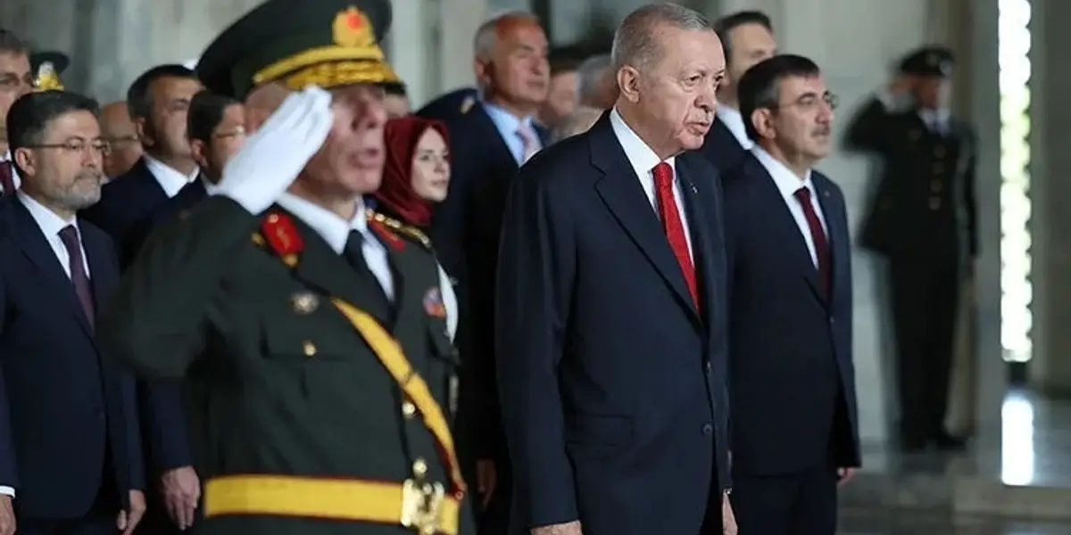Erdoğan'dan YAŞ Öncesi Anıtkabir Ziyareti