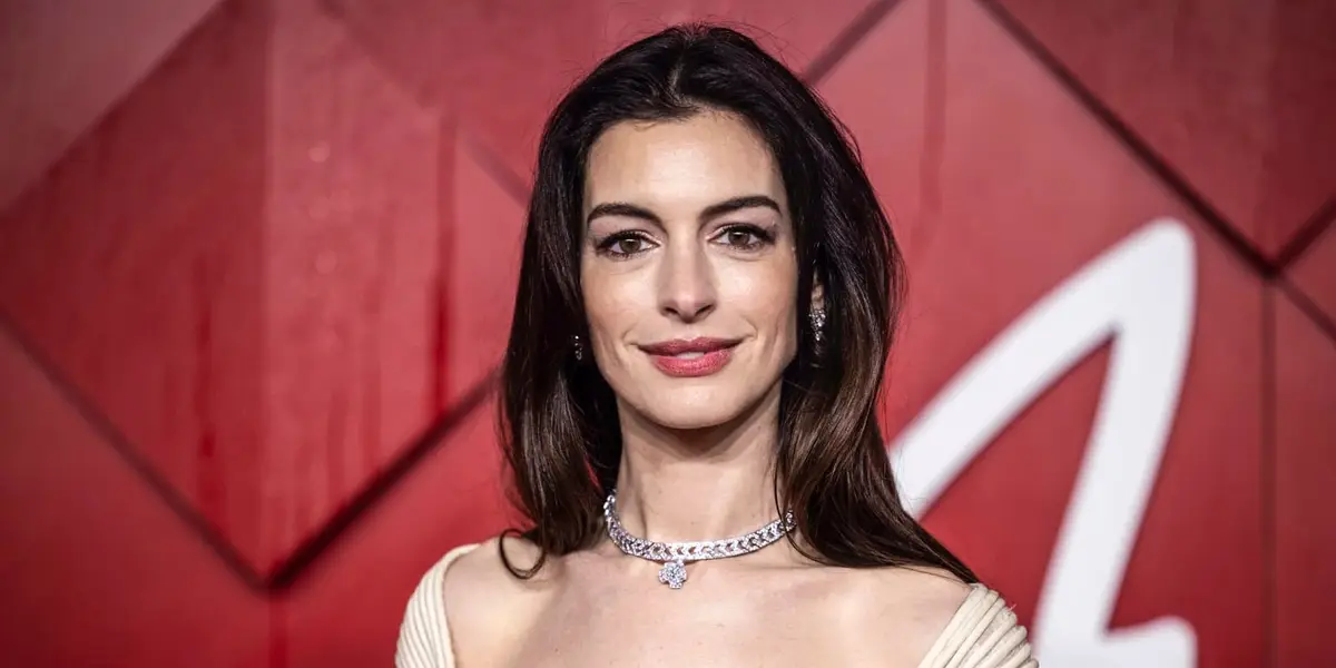 Anne Hathaway'den Hakkındaki 'Sahte Hamilelik' İddialarına Esprili Yanıt