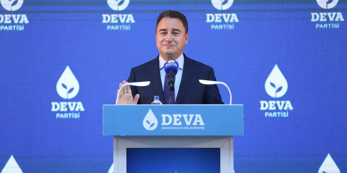 Ali Babacan'dan Merkez Bankası'nın Enflasyon Tahminine Tepki: "Hayal ve Gerçek Ortada"