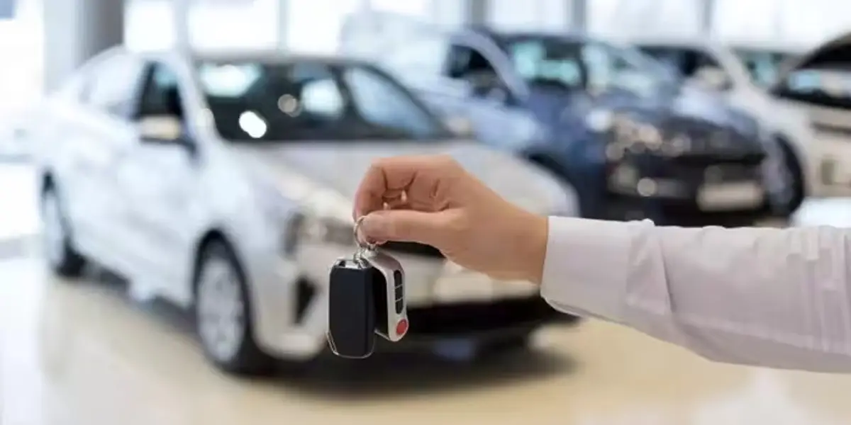 Otomotiv Pazarında "Bekle-Gör" Dönemi: Fiyatlar Düşecek mi, Zam mı Gelecek?