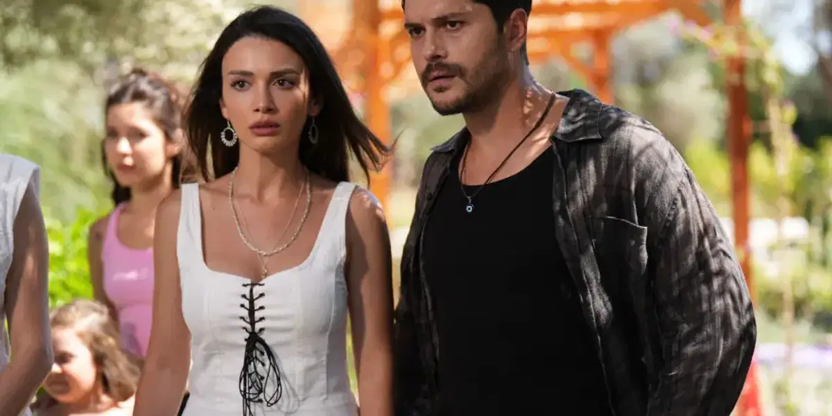 Alperen Duymaz ve Özge Yağız Hayranlarına Kötü Haber