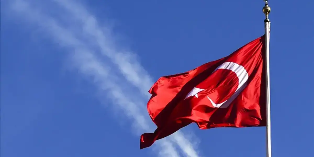 Burdur'da Türk Bayrağına Çirkin Saldırı: Valilik İnceleme Başlattı!