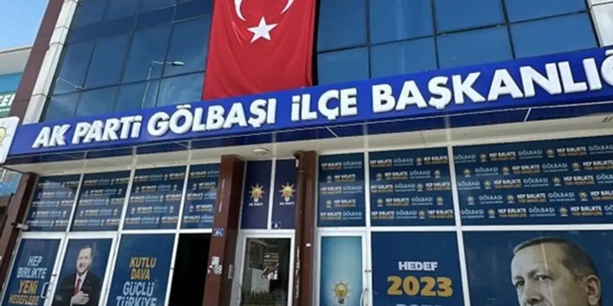 Ankara Gölbaşı'nda CHP'li 6 Meclis Üyesi AK Parti'ye Katıldı