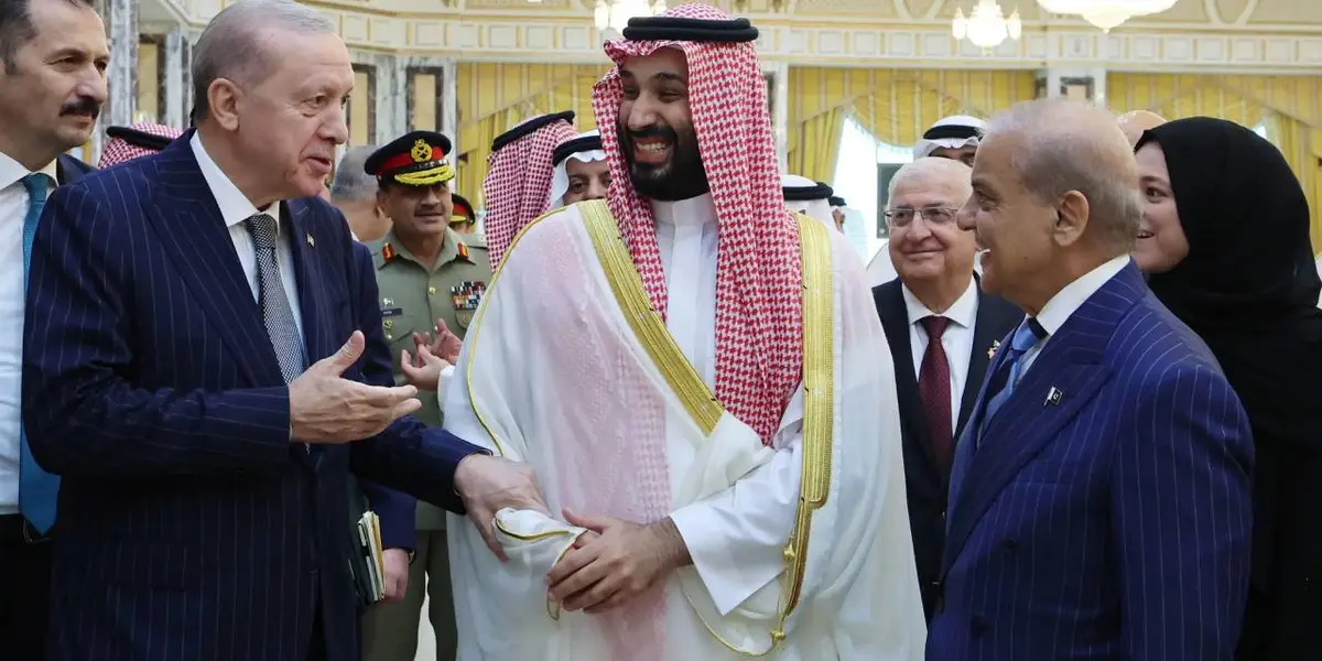 Türkiye, Pakistan ve Suudi Arabistan Arasında Tarihi Savunma Zirvesi İstanbul'da Toplanıyor