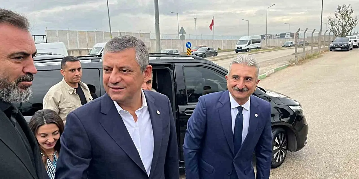 Özgür Özel, Tutuklu Başkan Bozbey'i Cezaevinde Ziyaret Etti