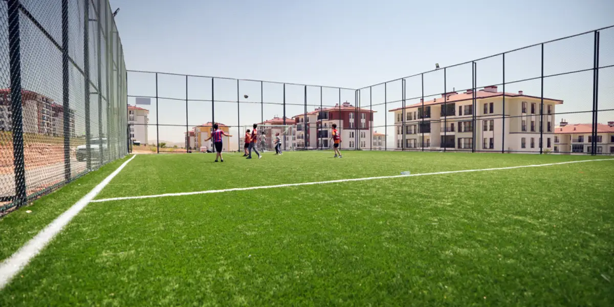 Antrenör 14 Yaşındaki Eski Futbolcusunu İstismar Suçlamasıyla Tutuklandı