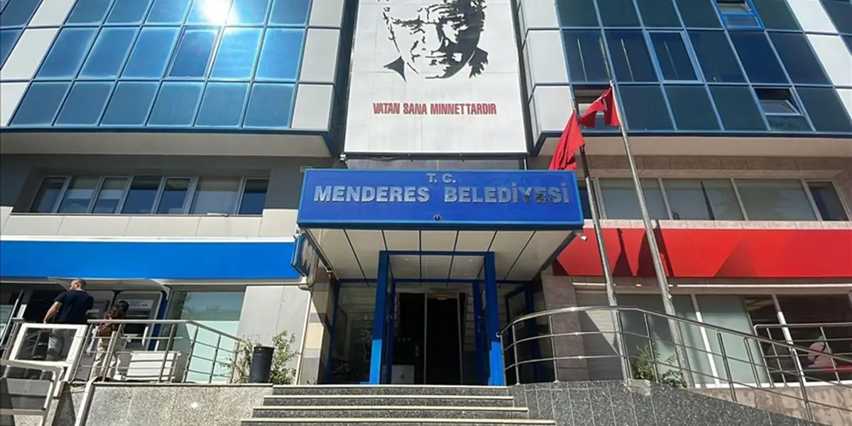 Menderes Belediyesi’ne İkinci Dalga Operasyon: 9 Gözaltı