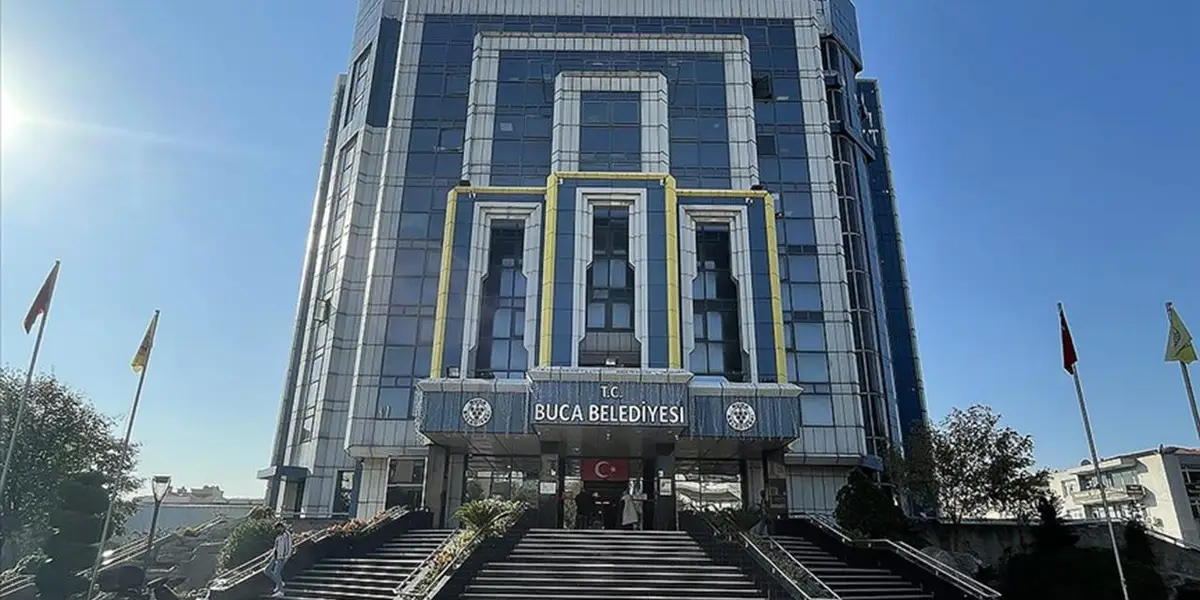 Buca Belediyesi'nde İcra Şoku! 150 Milyon Liralık Borç Yüzünden Başkanlık Makamına Haciz Geldi